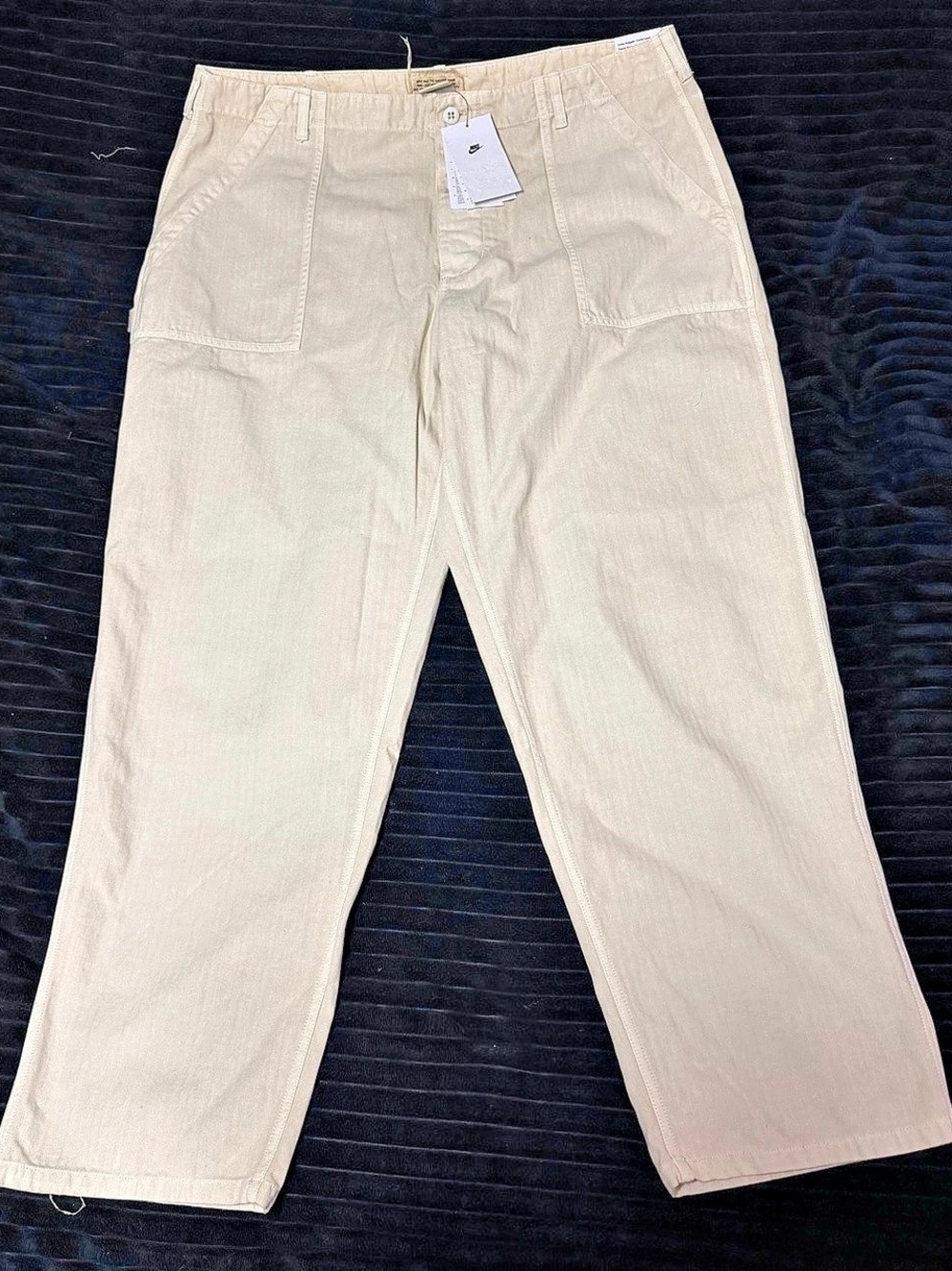 Nike Loose Fit Straight Leg Regular Length Pants Cargo Pants Cream